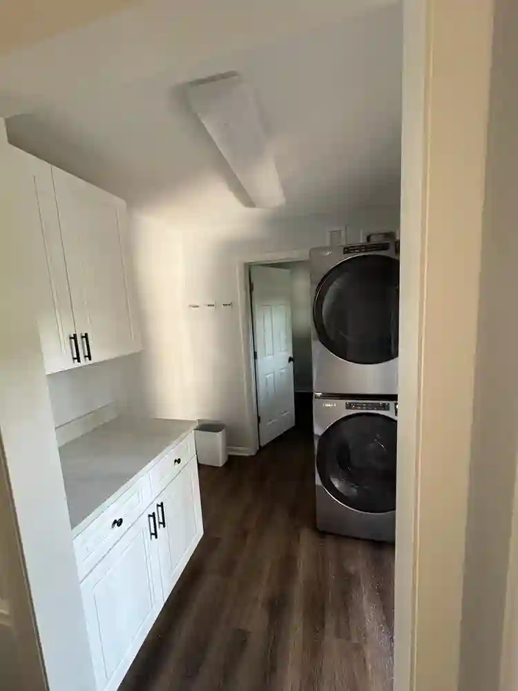 Modern 3 Bed 3.5 Bath House Athens