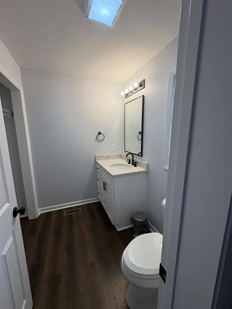 Modern 3 Bed 3.5 Bath House Athens