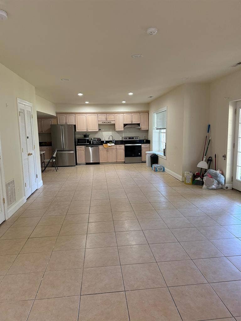 Semi-basement Apartment for rent