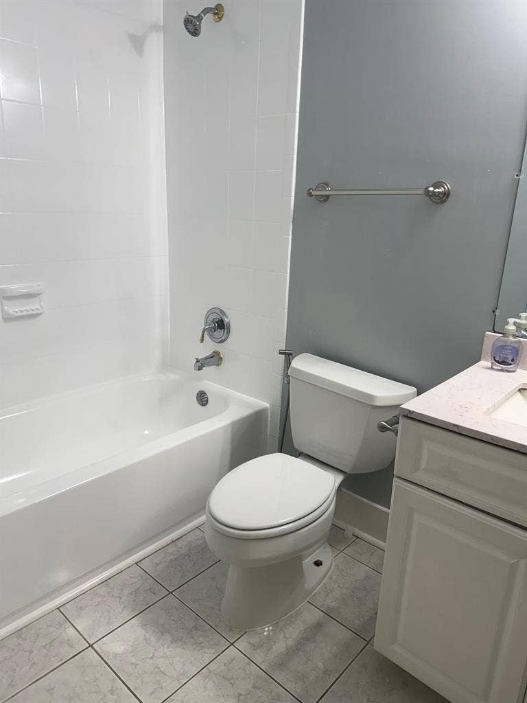 Semi-basement Apartment for rent