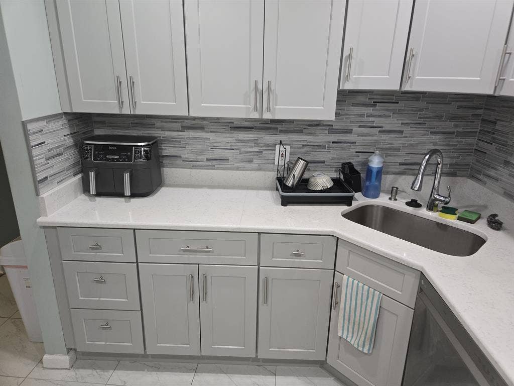 Full Townhouse 2 bed 2 bath