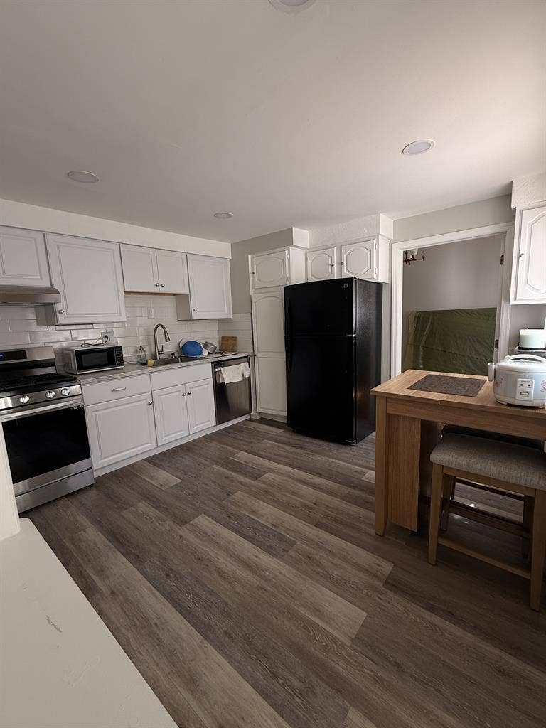 Edison room for rent