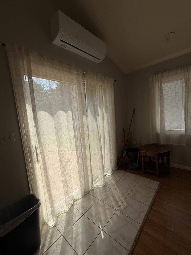 Edison room for rent