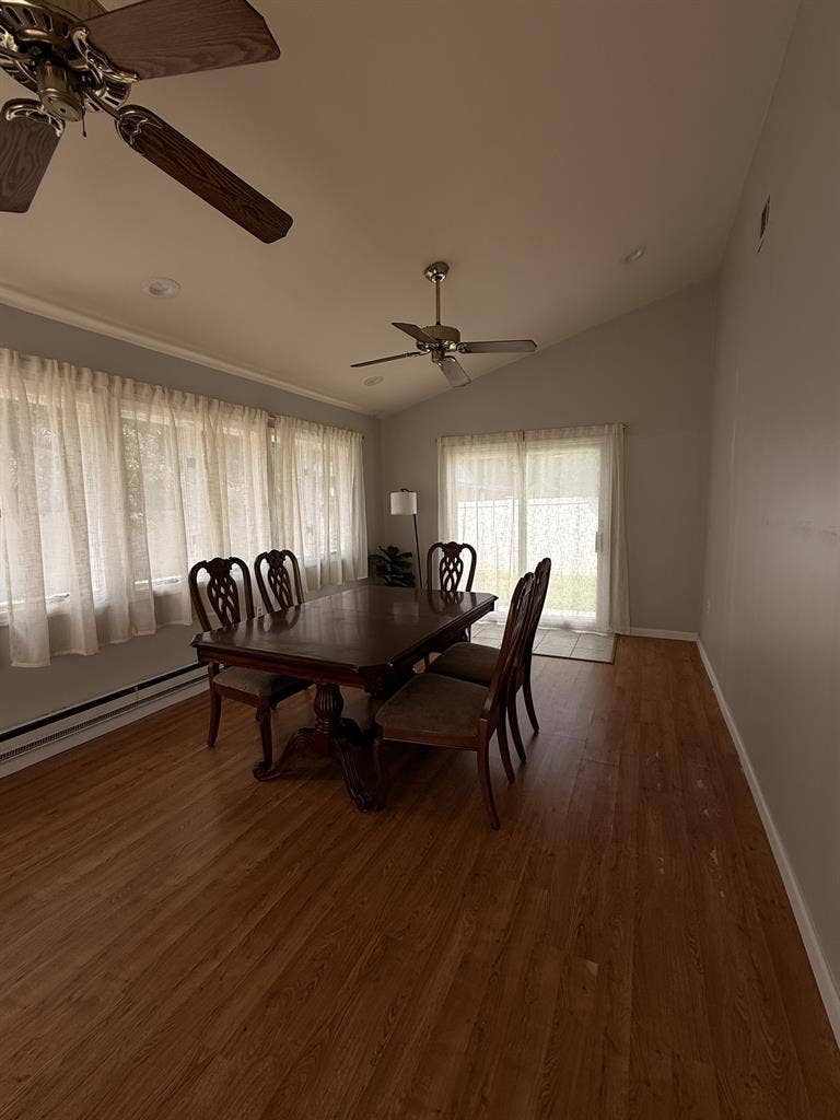 Edison room for rent