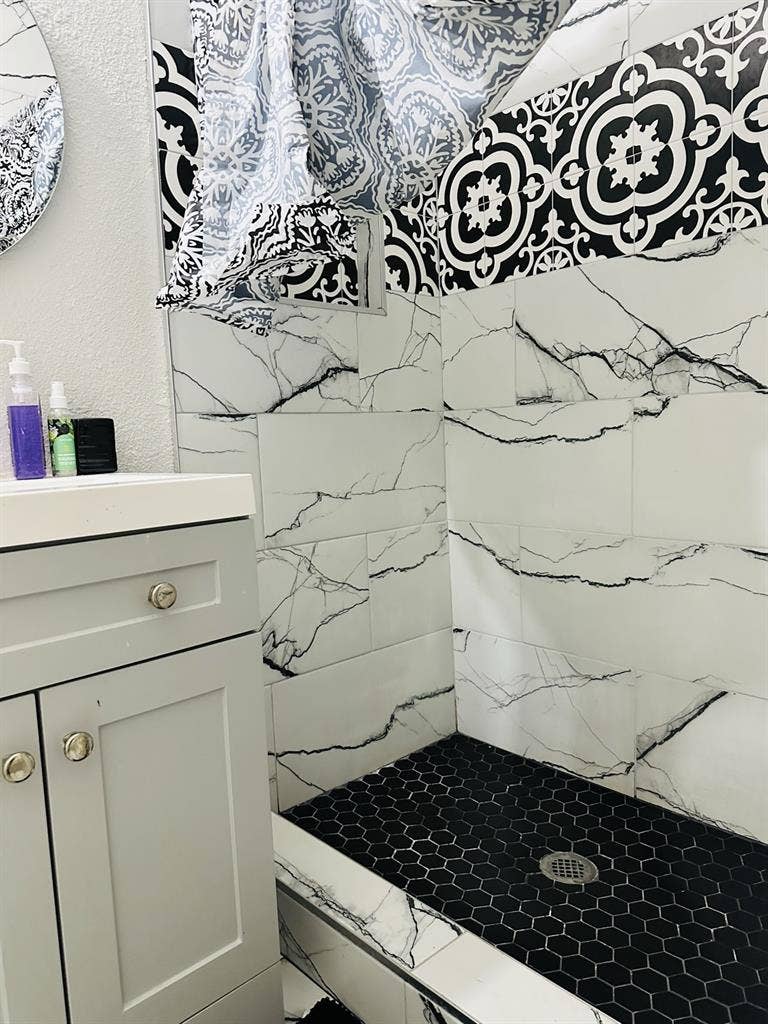 For rent-1 garage apartment (75241)