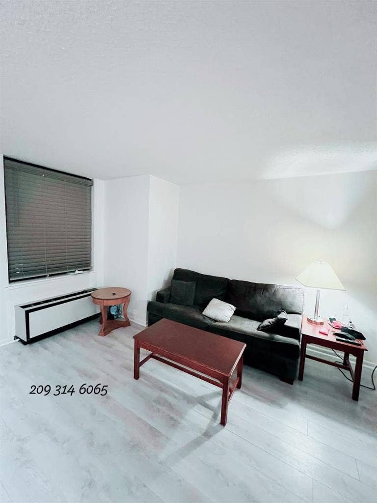Freshly renovated 1-bedroom,