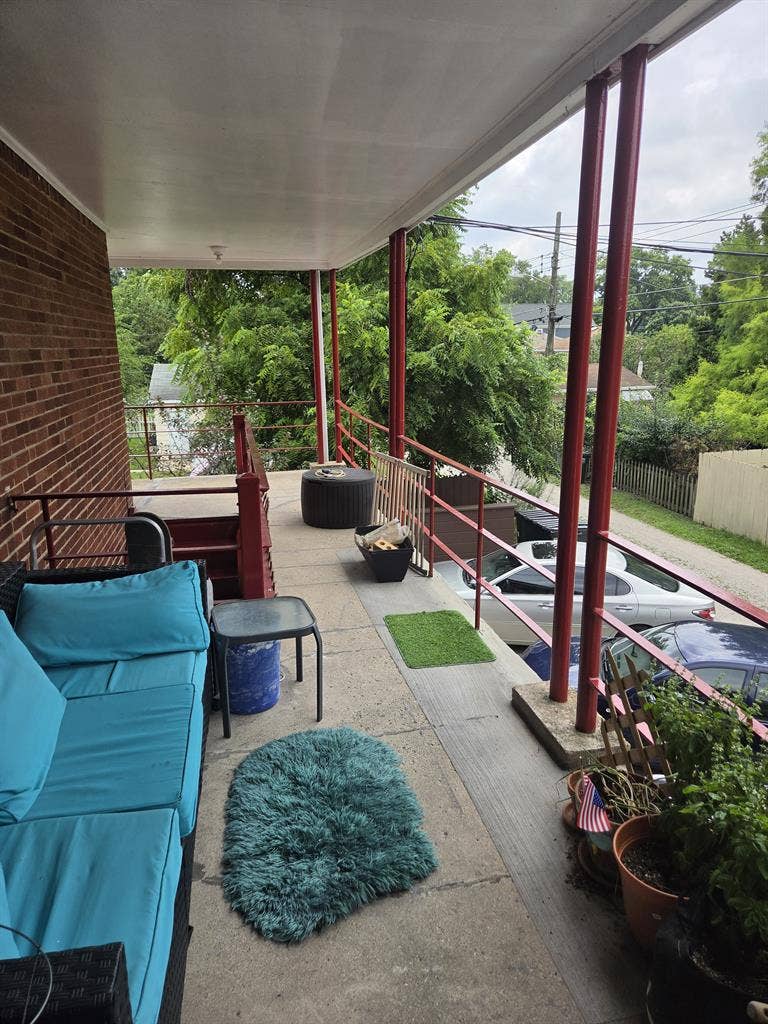 Clean roommate wanted