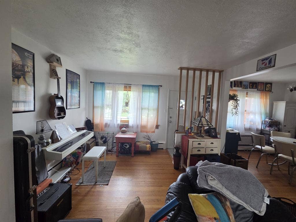 Clean roommate wanted