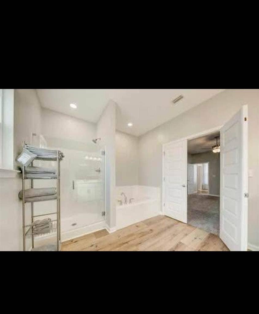 Master bedroom for rent