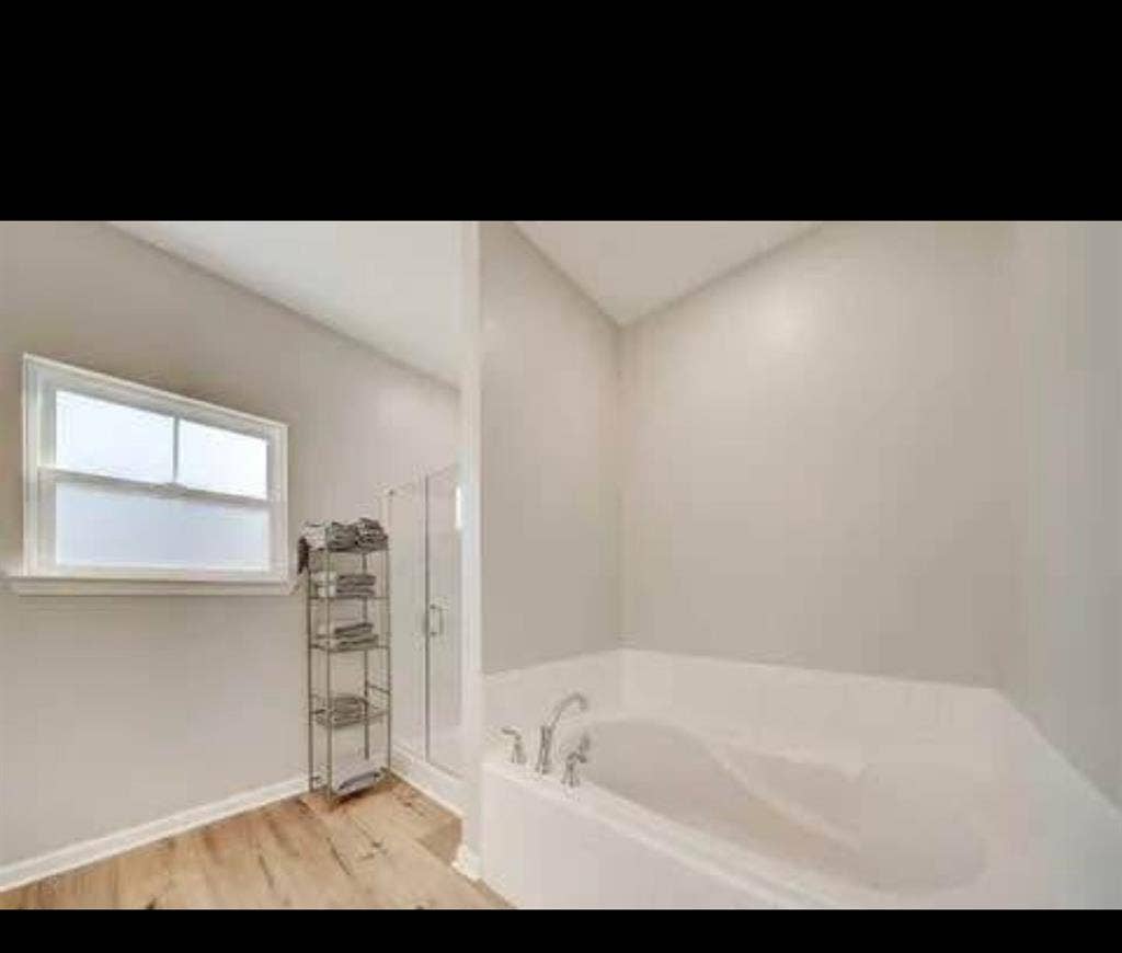 Master bedroom for rent
