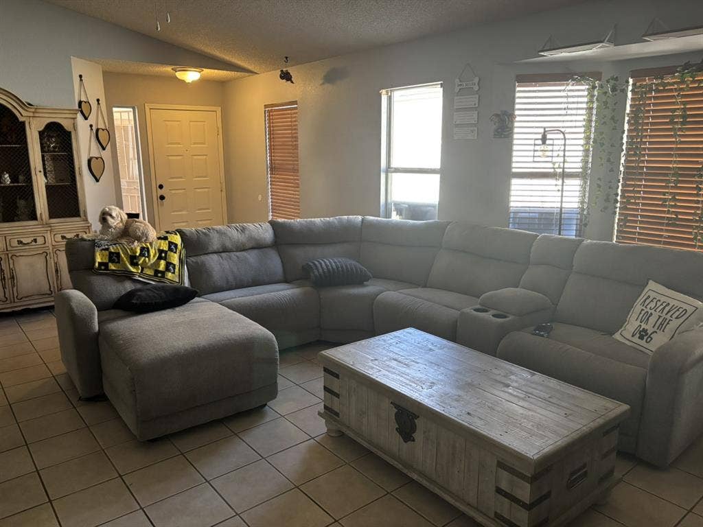 Small room for Rent!