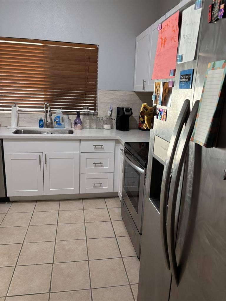Small room for Rent!