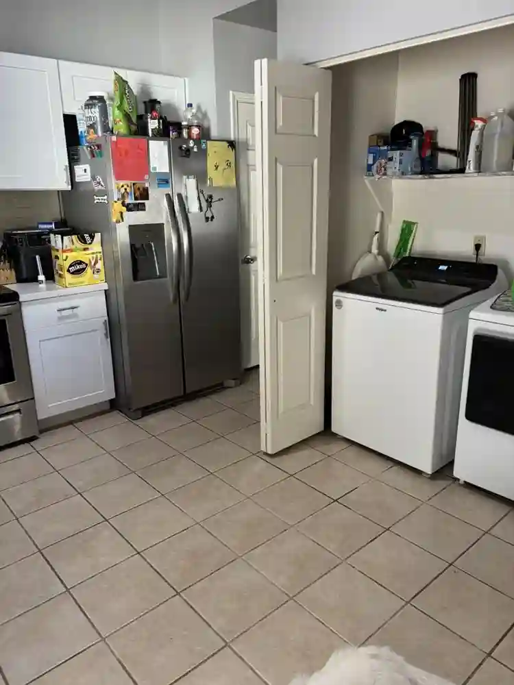 Small room for Rent!