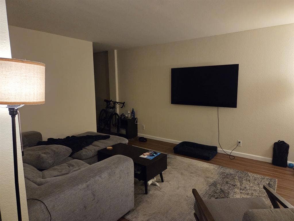 Furnished VanNess Sublet WFH Setup