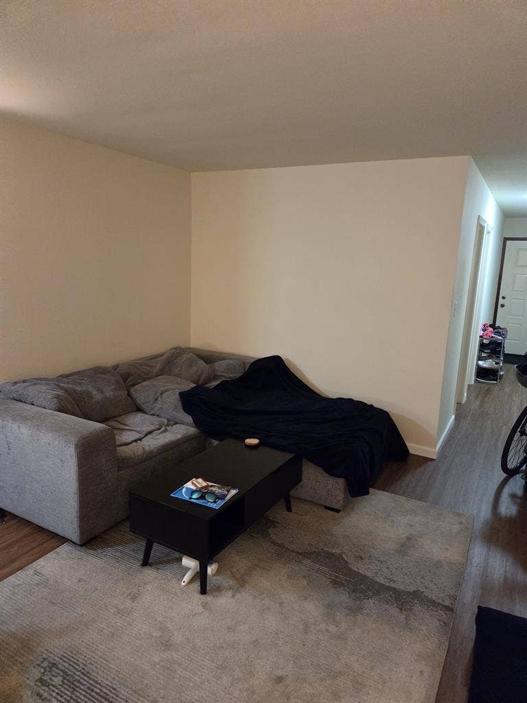 Furnished VanNess Sublet WFH Setup