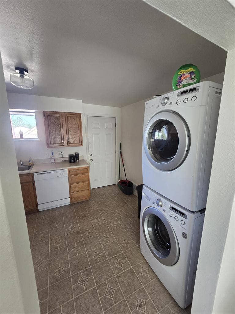 Quiet street, big rooms,fenced yard