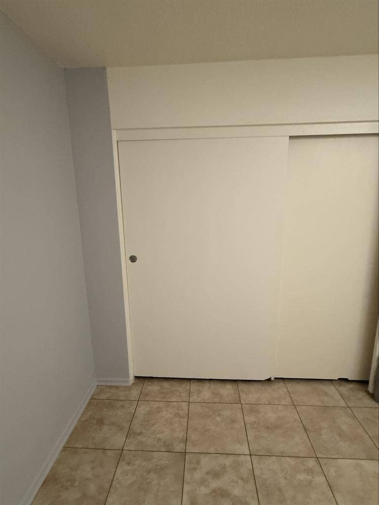 Room in Eastside Costa Mesa