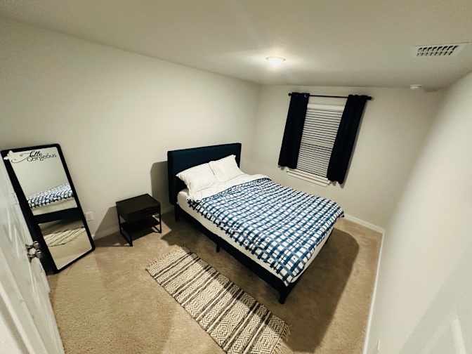 Need Roommates for Furnished Rooms