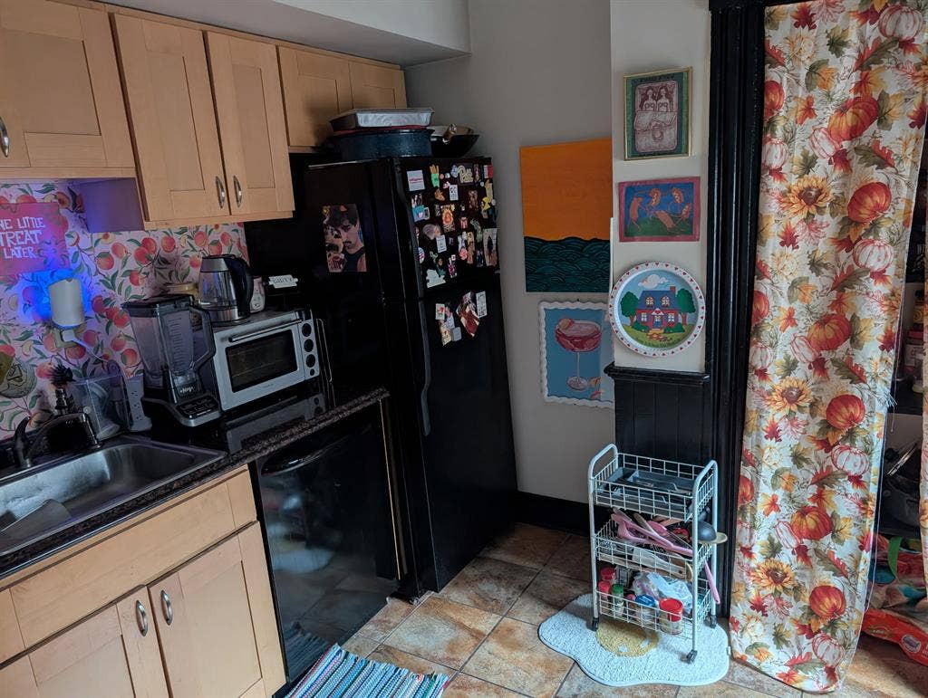 Apartment with two roommates