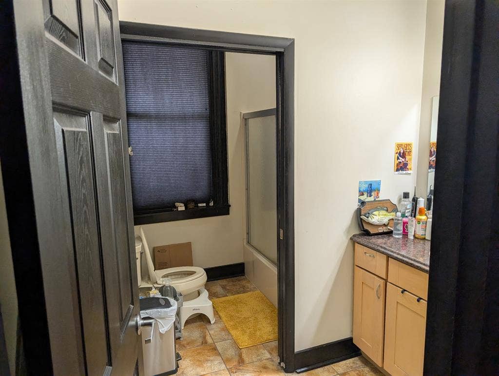 Apartment with two roommates