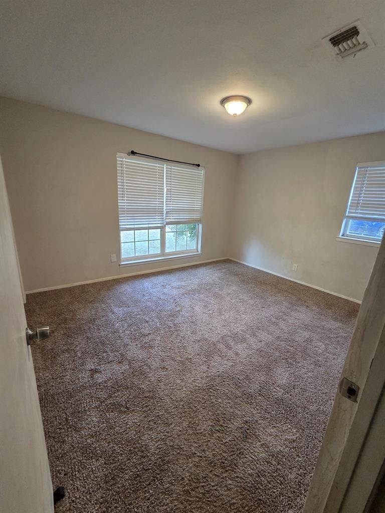 Private bedroom for rent