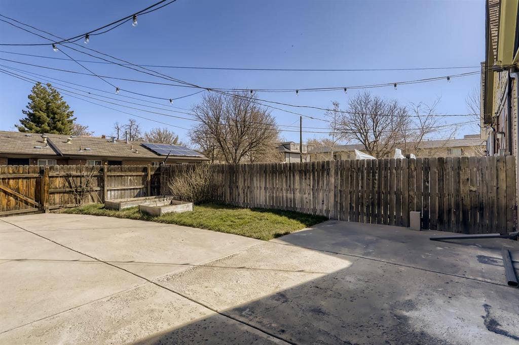 3 BR in Denver