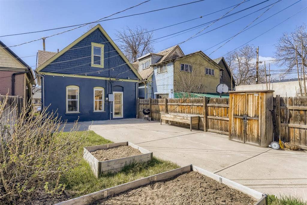 3 BR in Denver