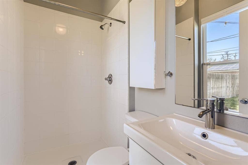 3 BR in Denver