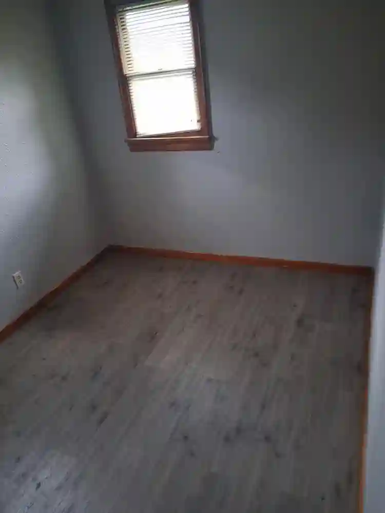 Room for rent 400 a month