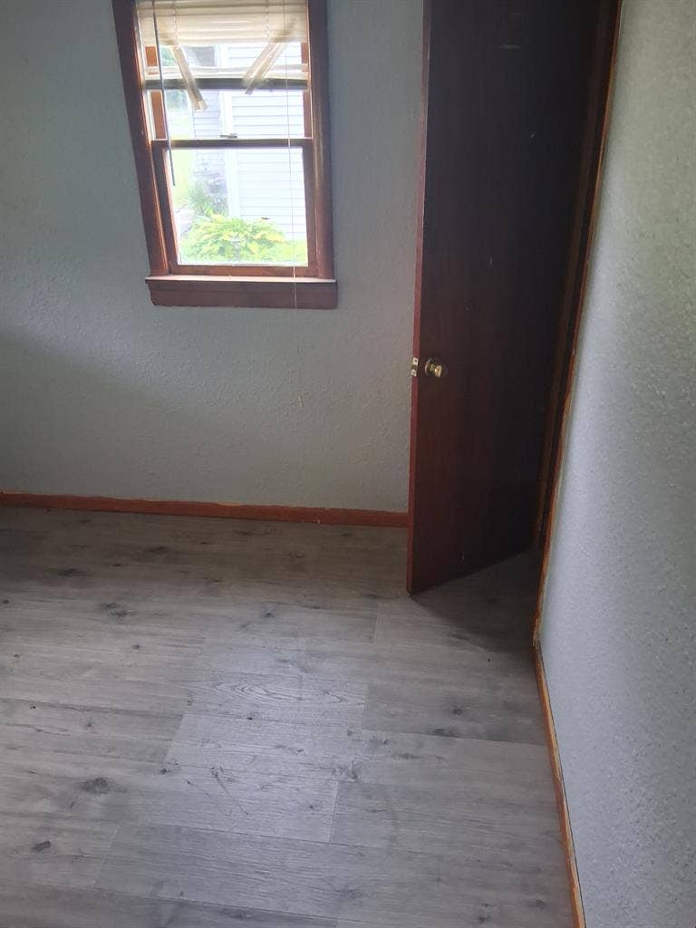 Room for rent 400 a month