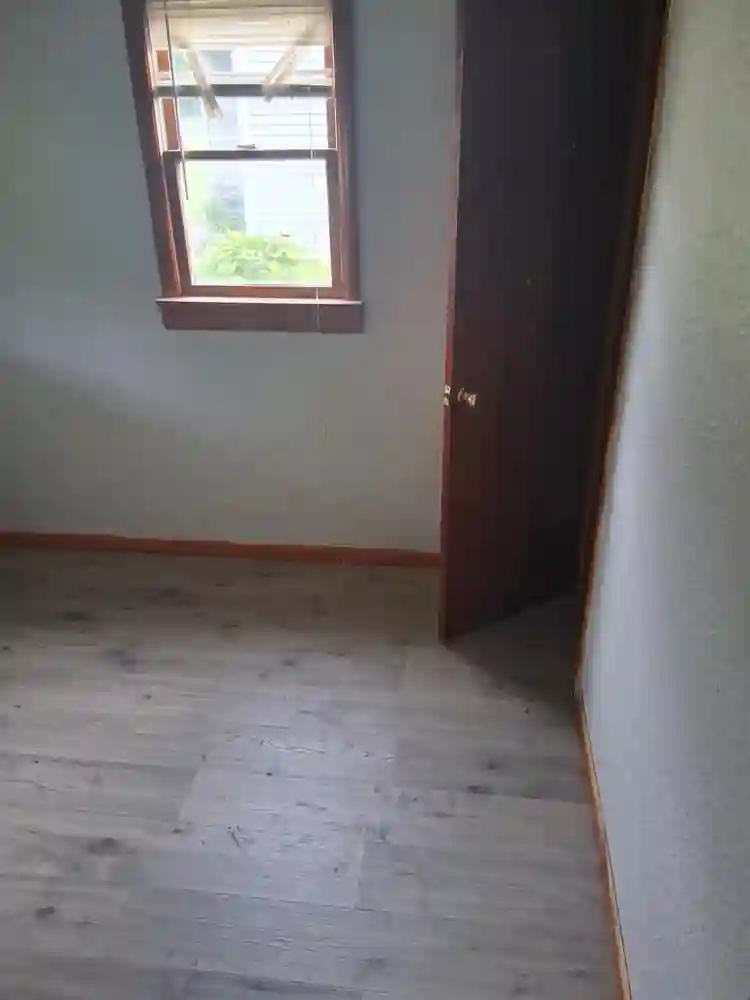 Room for rent 400 a month