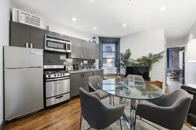 Fully Furnished UES Room