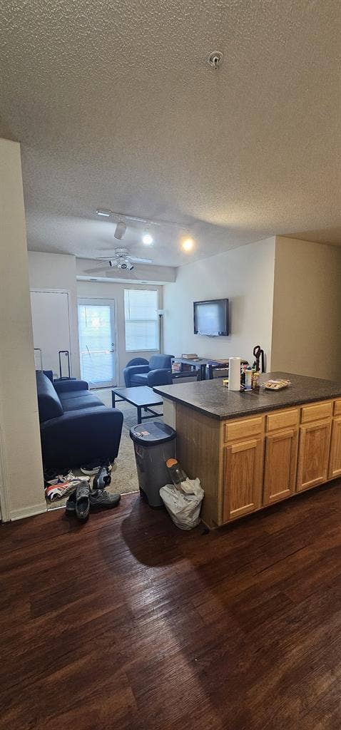 Student lease Takeover