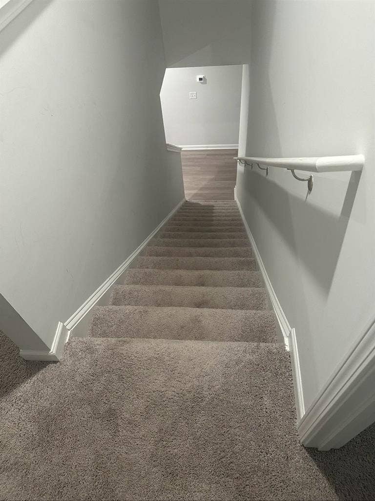 $800 | Private room | Female only|