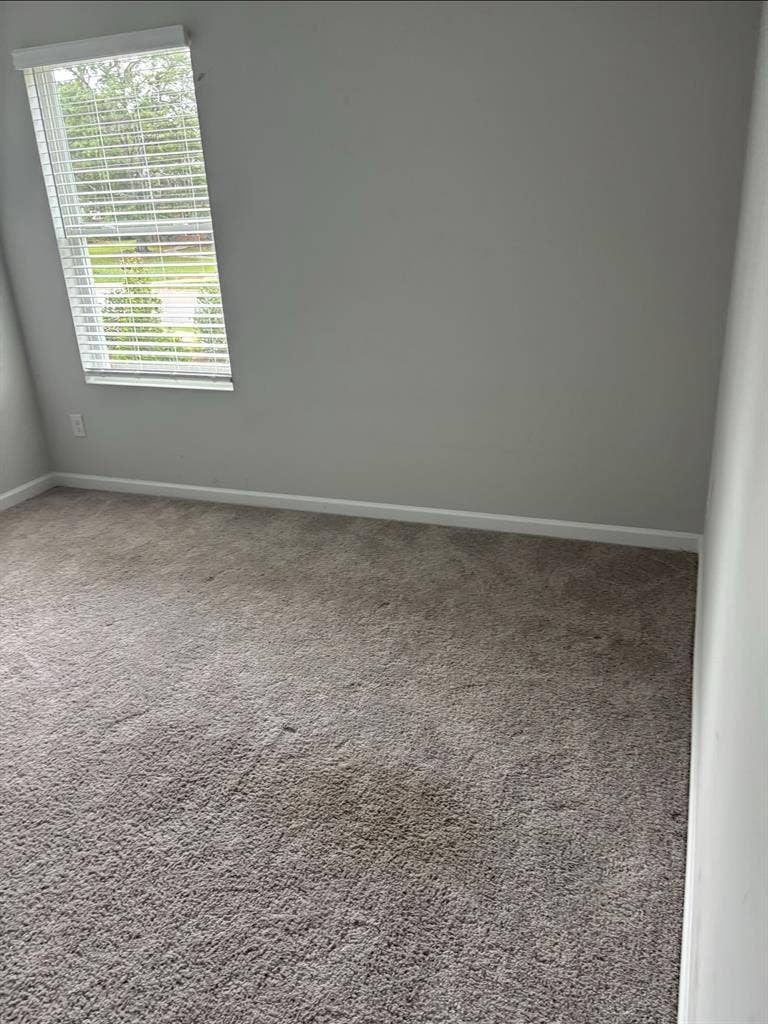 $800 | Private room | Female only|