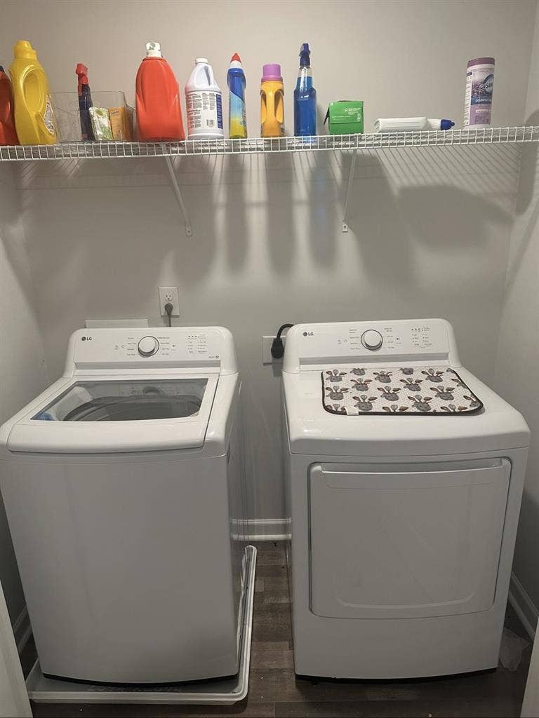 $800 | Private room | Female only|