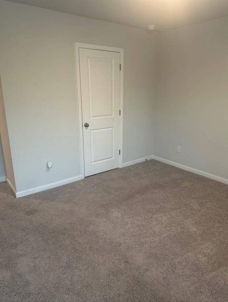 $800 | Private room | Female only|