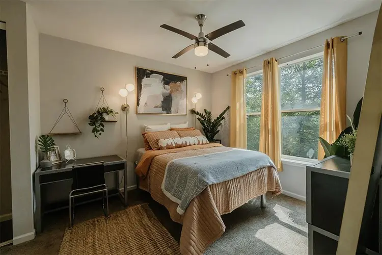 Room @ The Pavilion - North Grounds