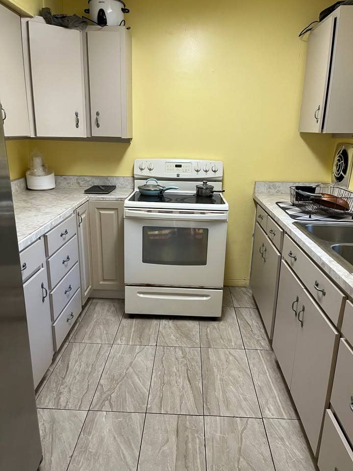 2-MINUTE WALK FROM EMBRY-RIDDLE!