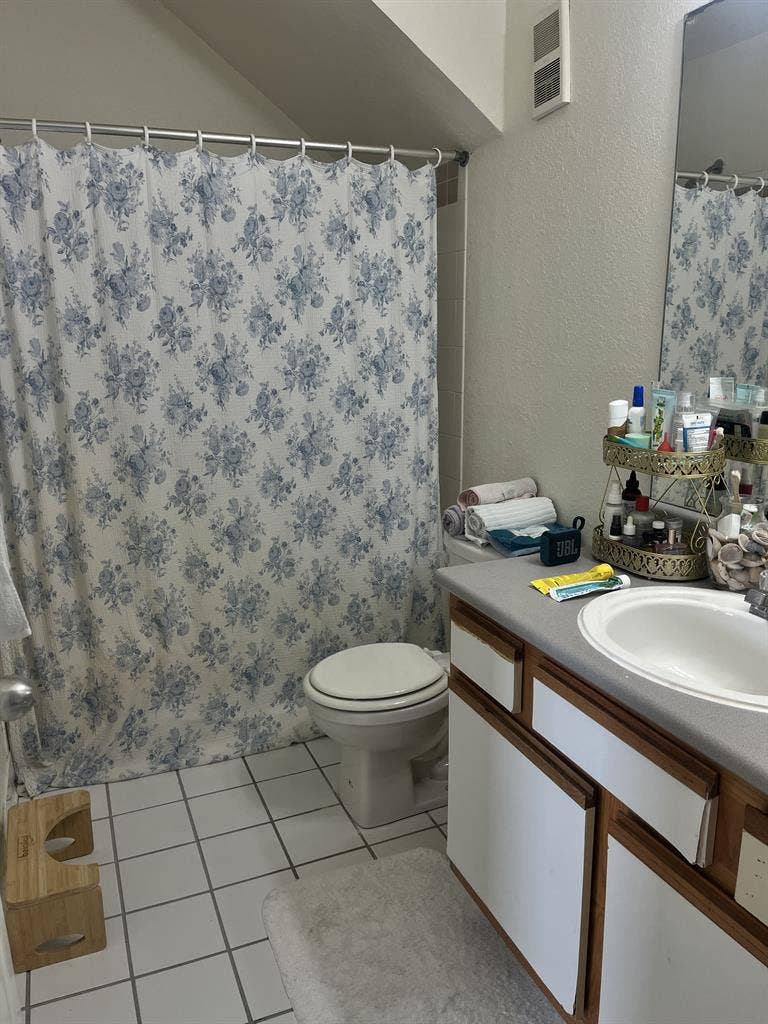 Females Only Single Bedroom UCF