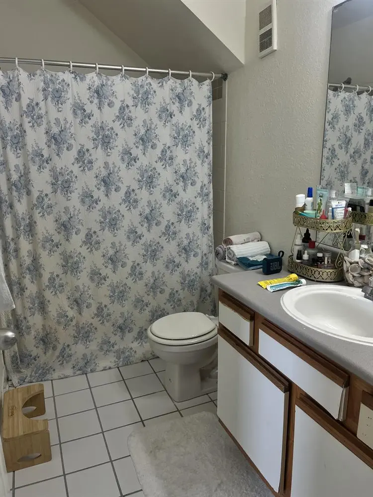 Females Only Single Bedroom UCF