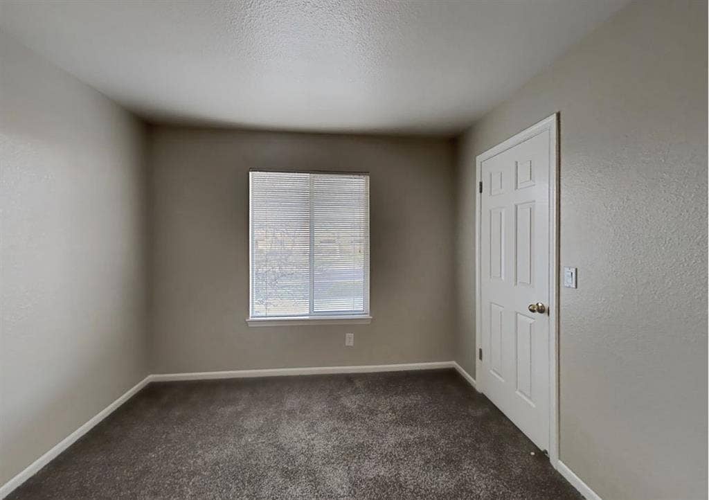 Affordable 3Bedr00m 2.5Bathr00m