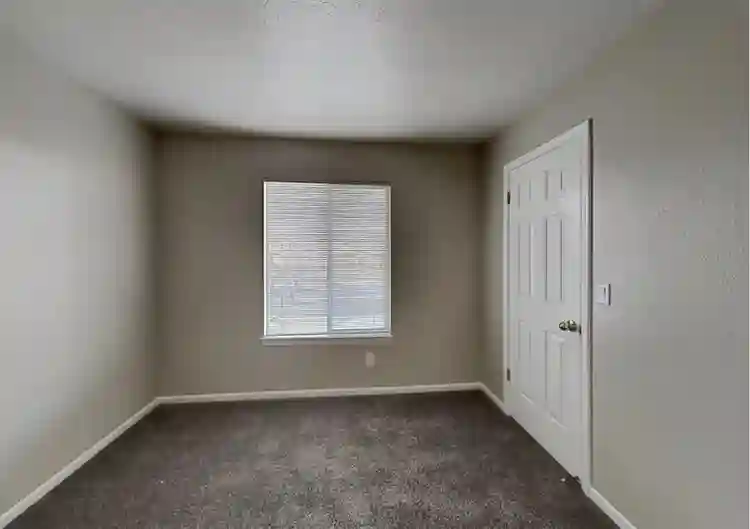 Affordable 3Bedr00m 2.5Bathr00m