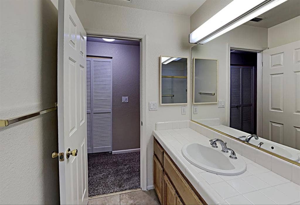 Affordable 3Bedr00m 2.5Bathr00m