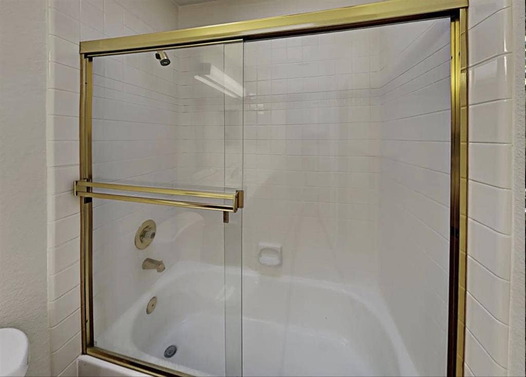 Affordable 3Bedr00m 2.5Bathr00m