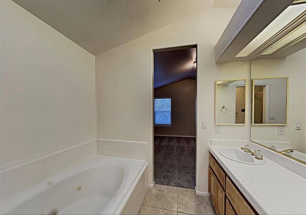 Affordable 3Bedr00m 2.5Bathr00m