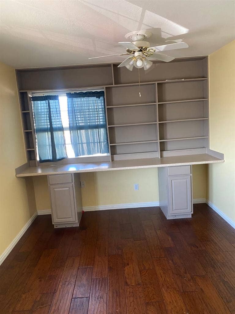2 beds and shared bath in townhouse