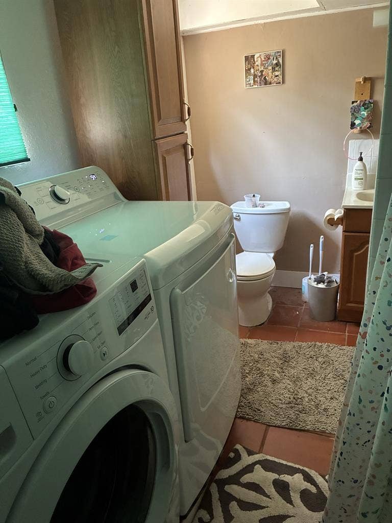Looking for 1 Male Roommate