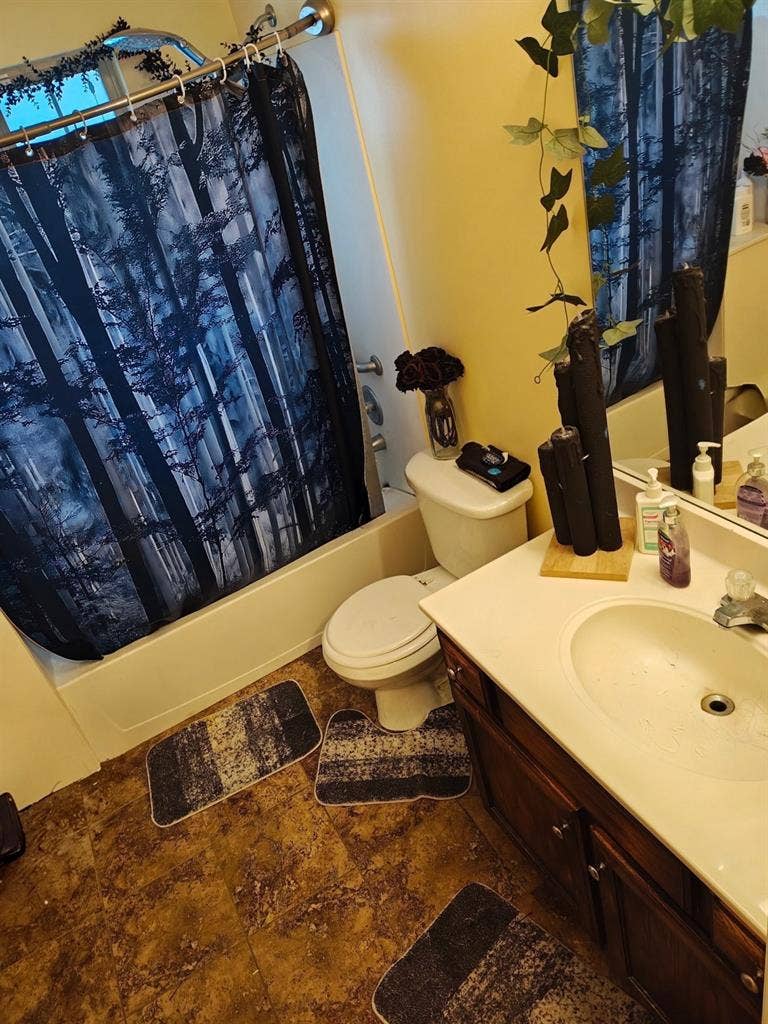 Unfurnished 2 bedrooms for rent