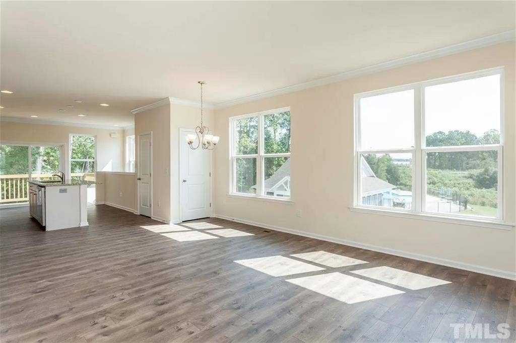 4 BR in Apex